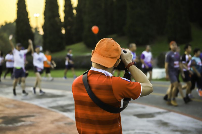 Leia mais sobre o artigo Cobertura profissional de fotos e vídeos: Entenda os verdadeiros benefícios para o seu evento