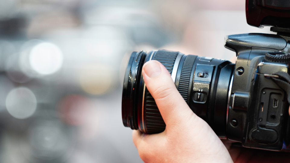Leia mais sobre o artigo Contratar fotógrafos para o seu evento é uma boa ideia?